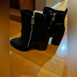 Black leather Steve Madden booties size 8.5.
